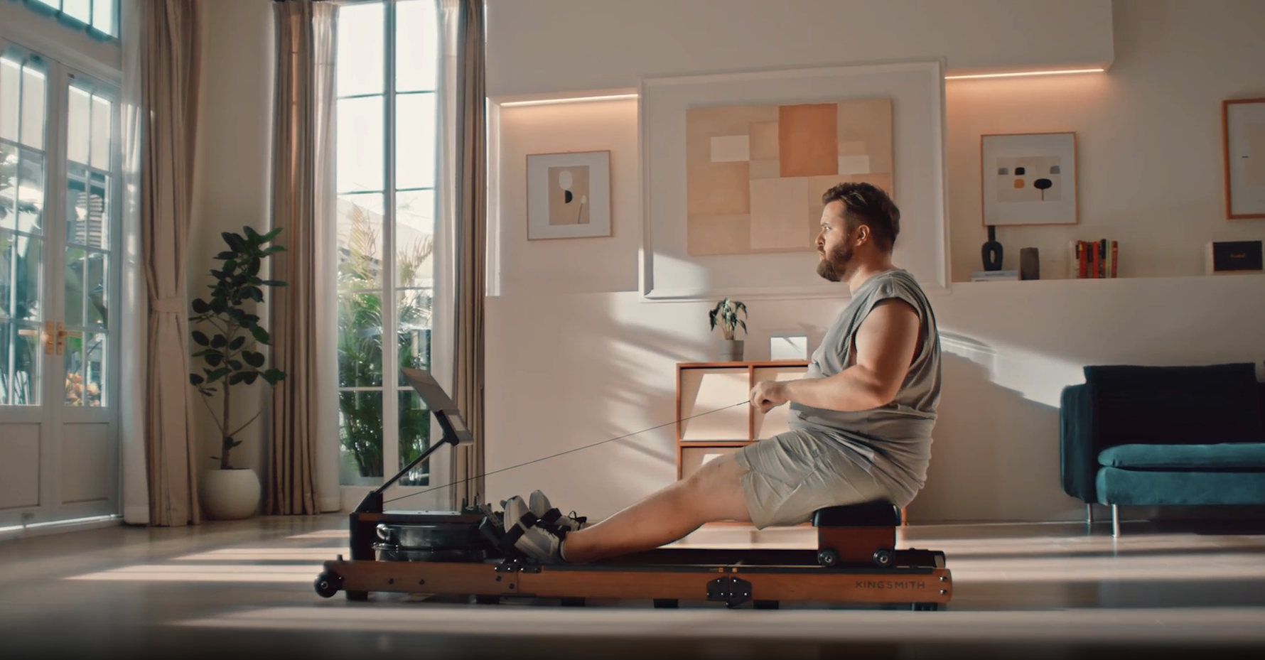 Quel muscle fait travailler le rameur ? Comprendre le mouvement avant de nommer les muscles